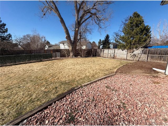 1587 S Salem Cir, Aurora, CO 80012