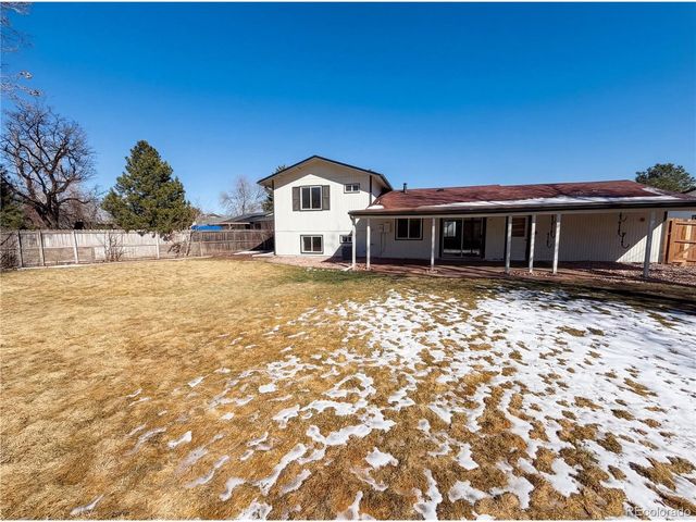 1587 S Salem Cir, Aurora, CO 80012