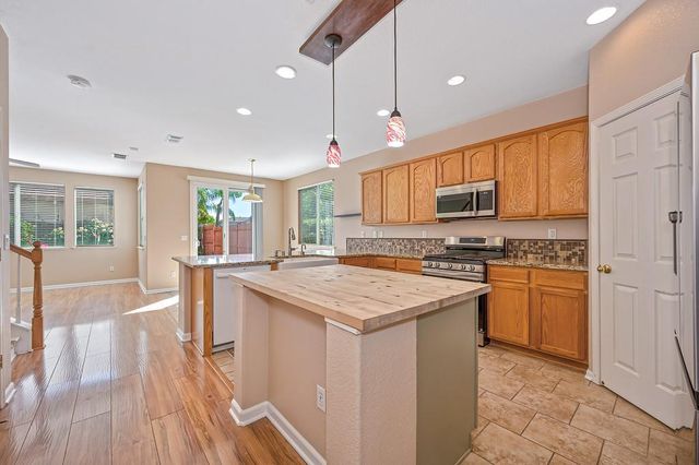 5040 Kankakee Dr, Sacramento, CA 95835