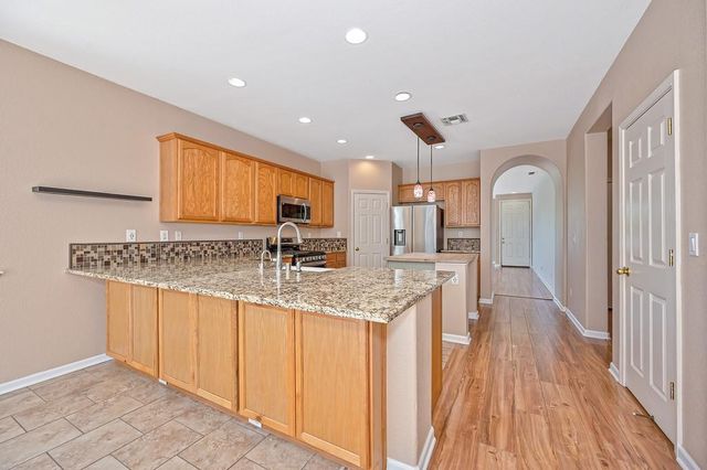 5040 Kankakee Dr, Sacramento, CA 95835