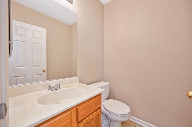 5040 Kankakee Dr, Sacramento, CA 95835