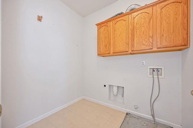 5040 Kankakee Dr, Sacramento, CA 95835