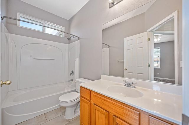 5040 Kankakee Dr, Sacramento, CA 95835