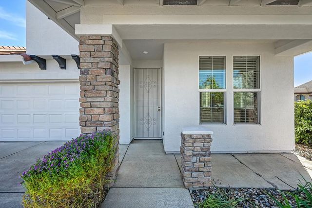 5040 Kankakee Dr, Sacramento, CA 95835