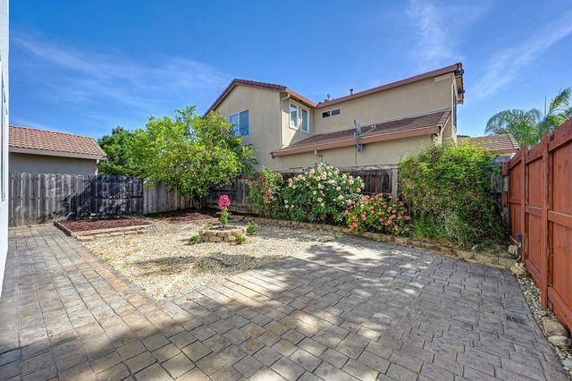 5040 Kankakee Dr, Sacramento, CA 95835