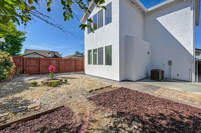 5040 Kankakee Dr, Sacramento, CA 95835