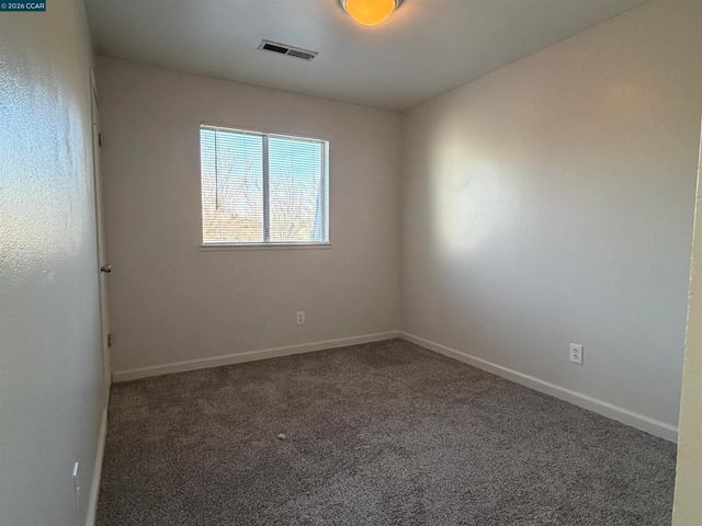 1648 W North Bear Creek Dr, Merced, CA 95348