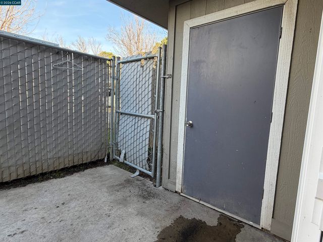 1648 W North Bear Creek Dr, Merced, CA 95348