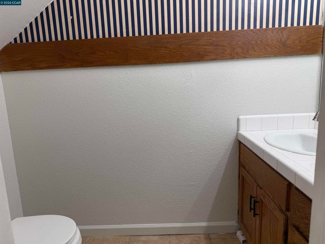 1648 W North Bear Creek Dr, Merced, CA 95348