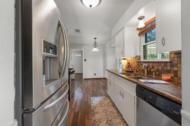 326 Broad Ripple Drive, Houston, TX 77336