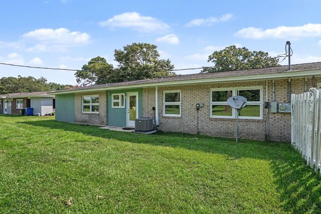 3931 Spruce Dr, Myrtle Beach, SC 29577