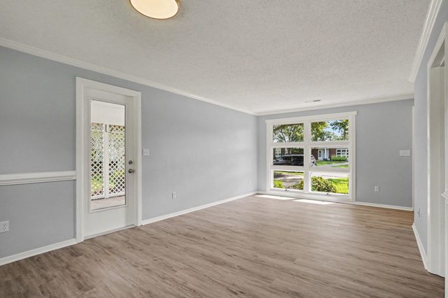 3931 Spruce Dr, Myrtle Beach, SC 29577