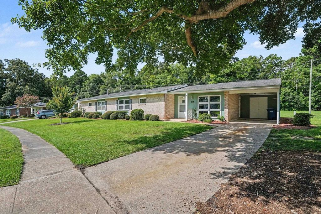 3931 Spruce Dr, Myrtle Beach, SC 29577