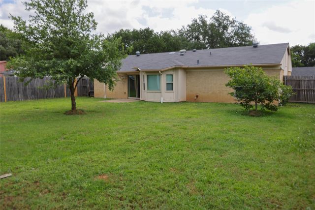 5404 Windy Meadow Drive, Arlington, TX 76017