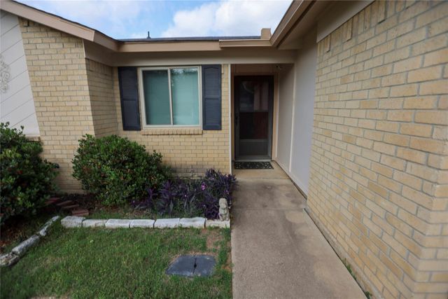5404 Windy Meadow Drive, Arlington, TX 76017