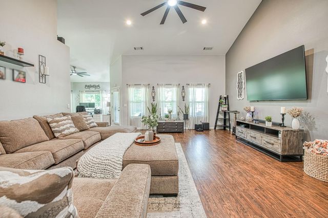 3095 N Pearwood, Fresno, CA 93727