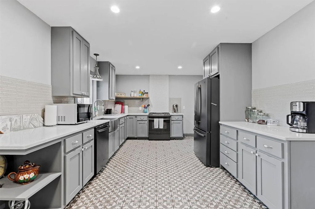 1102 Nolte Drive, Dallas, TX 75208