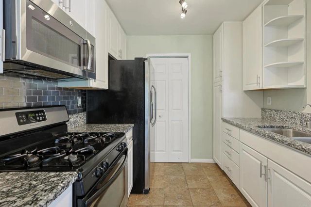 244 Riverview Way, Oceanside, CA 92057