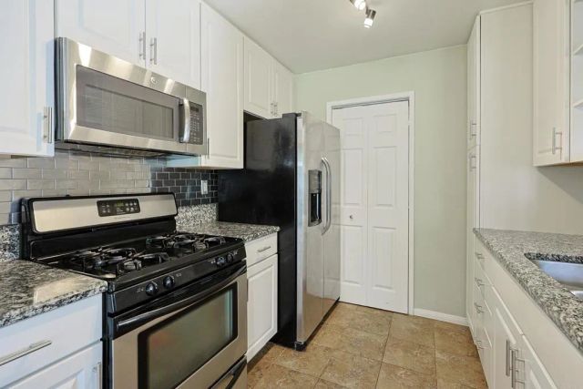 244 Riverview Way, Oceanside, CA 92057