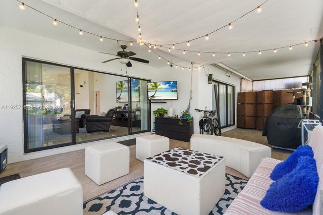 371 Fairway Cir 56, Weston, FL 33326