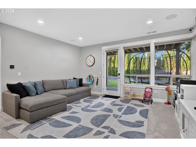10999 Nw RAINMONT Rd, Portland, OR 97229