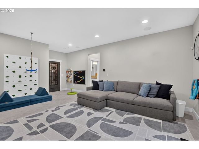 10999 Nw RAINMONT Rd, Portland, OR 97229
