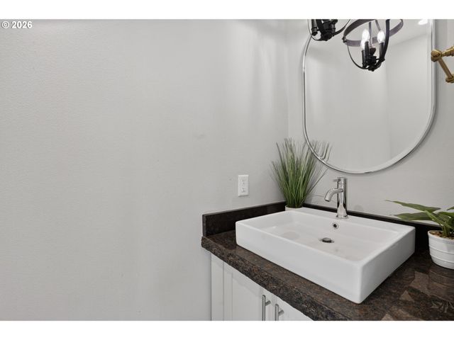 10999 Nw RAINMONT Rd, Portland, OR 97229
