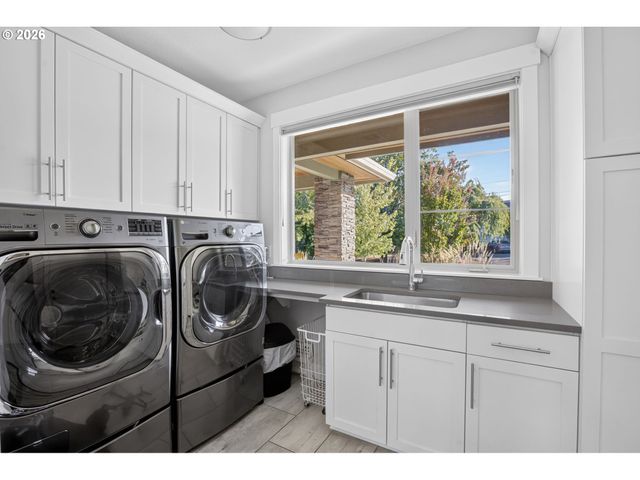 10999 Nw RAINMONT Rd, Portland, OR 97229