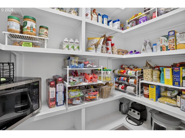 10999 Nw RAINMONT Rd, Portland, OR 97229