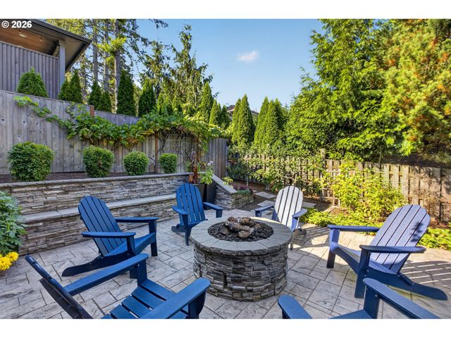 10999 Nw RAINMONT Rd, Portland, OR 97229