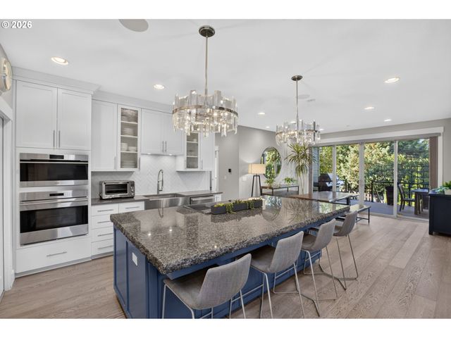 10999 Nw RAINMONT Rd, Portland, OR 97229