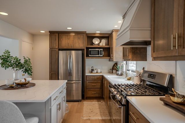 4262 Wooddale Avenue S, Saint Louis Park, MN 55416