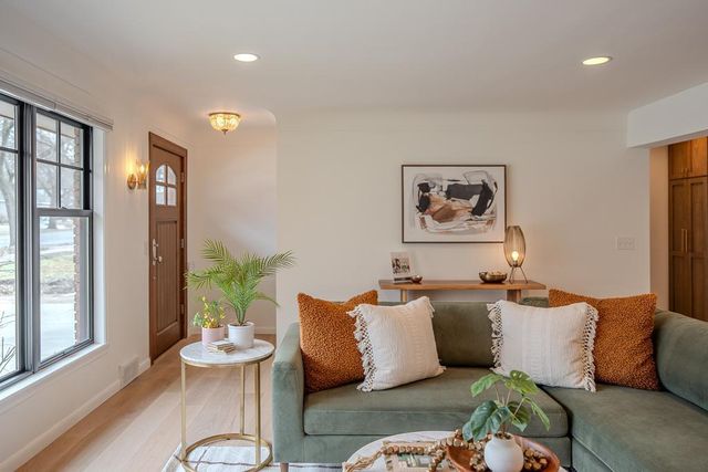 4262 Wooddale Avenue S, Saint Louis Park, MN 55416