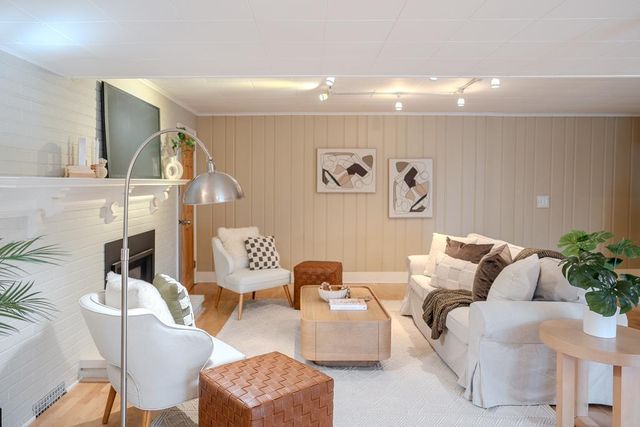 4262 Wooddale Avenue S, Saint Louis Park, MN 55416