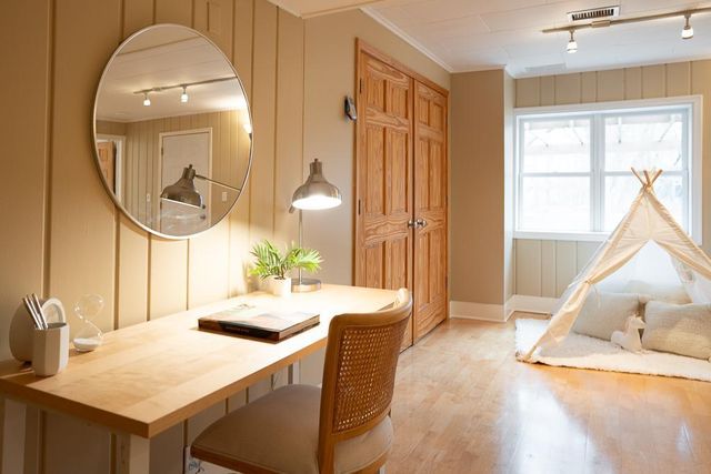 4262 Wooddale Avenue S, Saint Louis Park, MN 55416