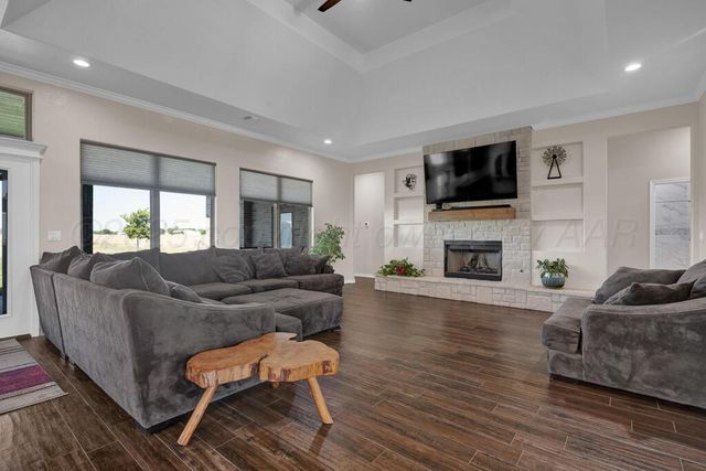 10855 Travis Lane, Dumas, TX 79029