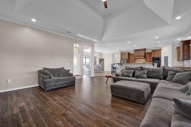 10855 Travis Lane, Dumas, TX 79029