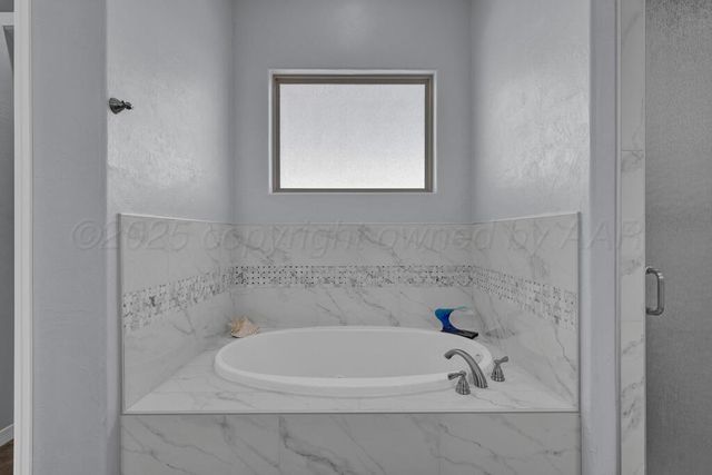 10855 Travis Lane, Dumas, TX 79029