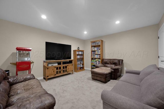 10855 Travis Lane, Dumas, TX 79029