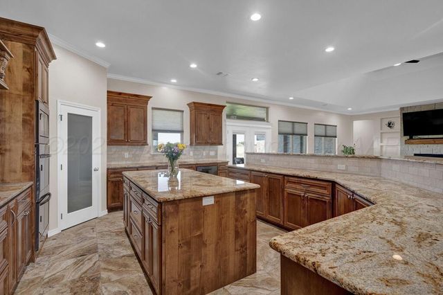 10855 Travis Lane, Dumas, TX 79029