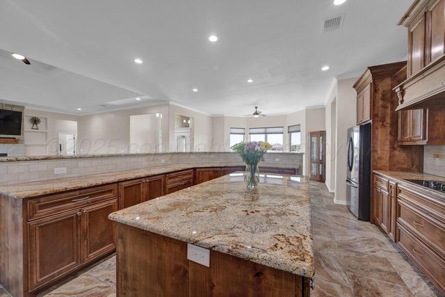 10855 Travis Lane, Dumas, TX 79029