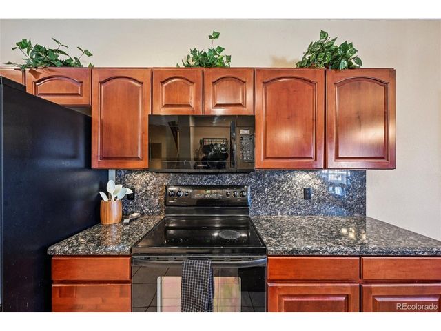 13527 W 63rd Way, Arvada, CO 80004