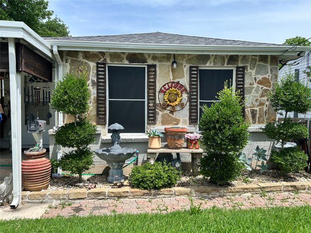 501 E Holley Street, Mesquite, TX 75149