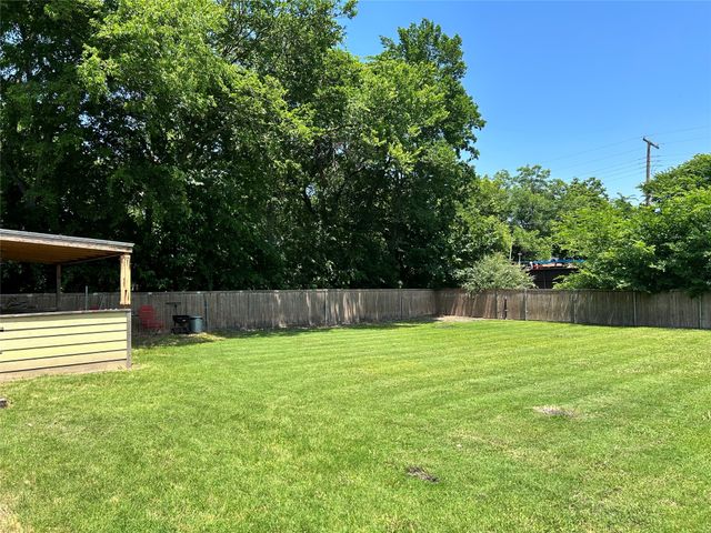 501 E Holley Street, Mesquite, TX 75149