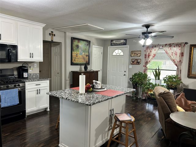 501 E Holley Street, Mesquite, TX 75149