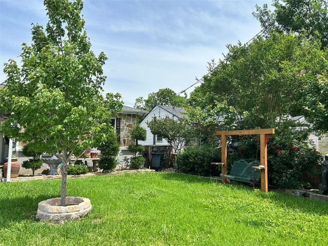 501 E Holley Street, Mesquite, TX 75149