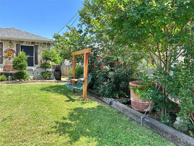 501 E Holley Street, Mesquite, TX 75149