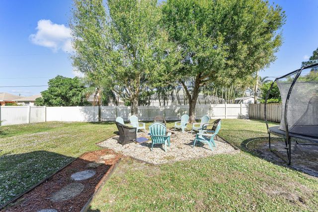 655 SE Ron Rico Terrace, Port St Lucie, FL 34983