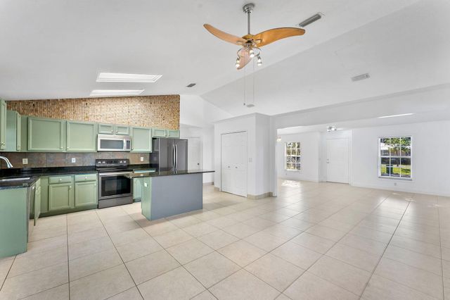 655 SE Ron Rico Terrace, Port St Lucie, FL 34983