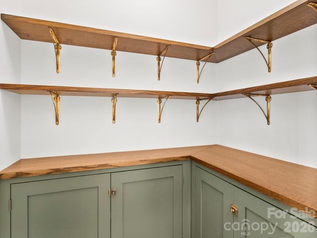 18 Normandy Road, Asheville, NC 28803